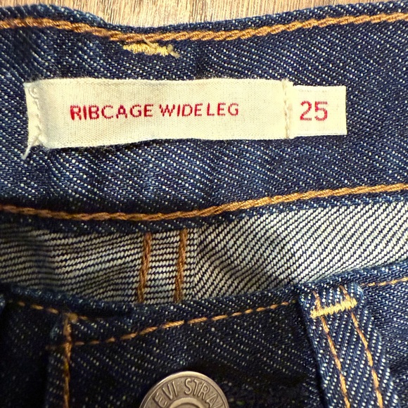 Women’s Levi’s Premium W25 L34 Classic Dark Blue Ribcage Wide Leg Jeans - Picture 4 of 16